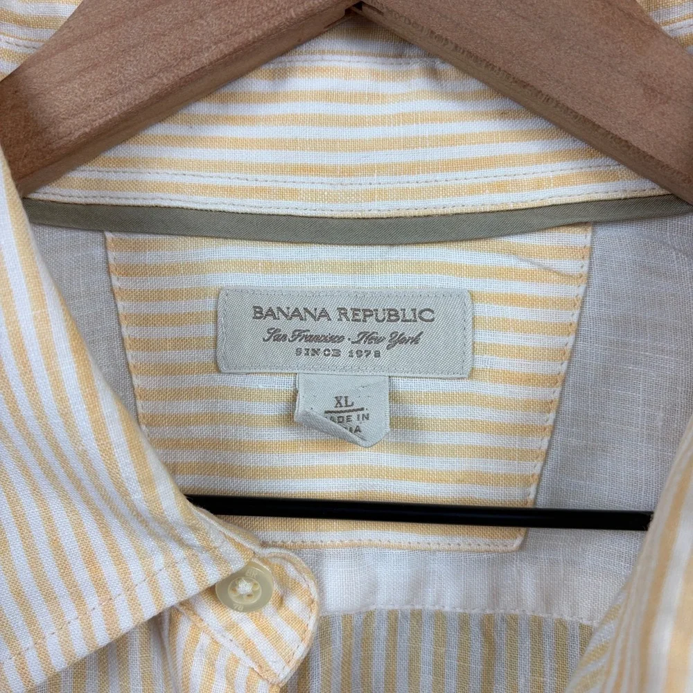 Banana Republic see photos
