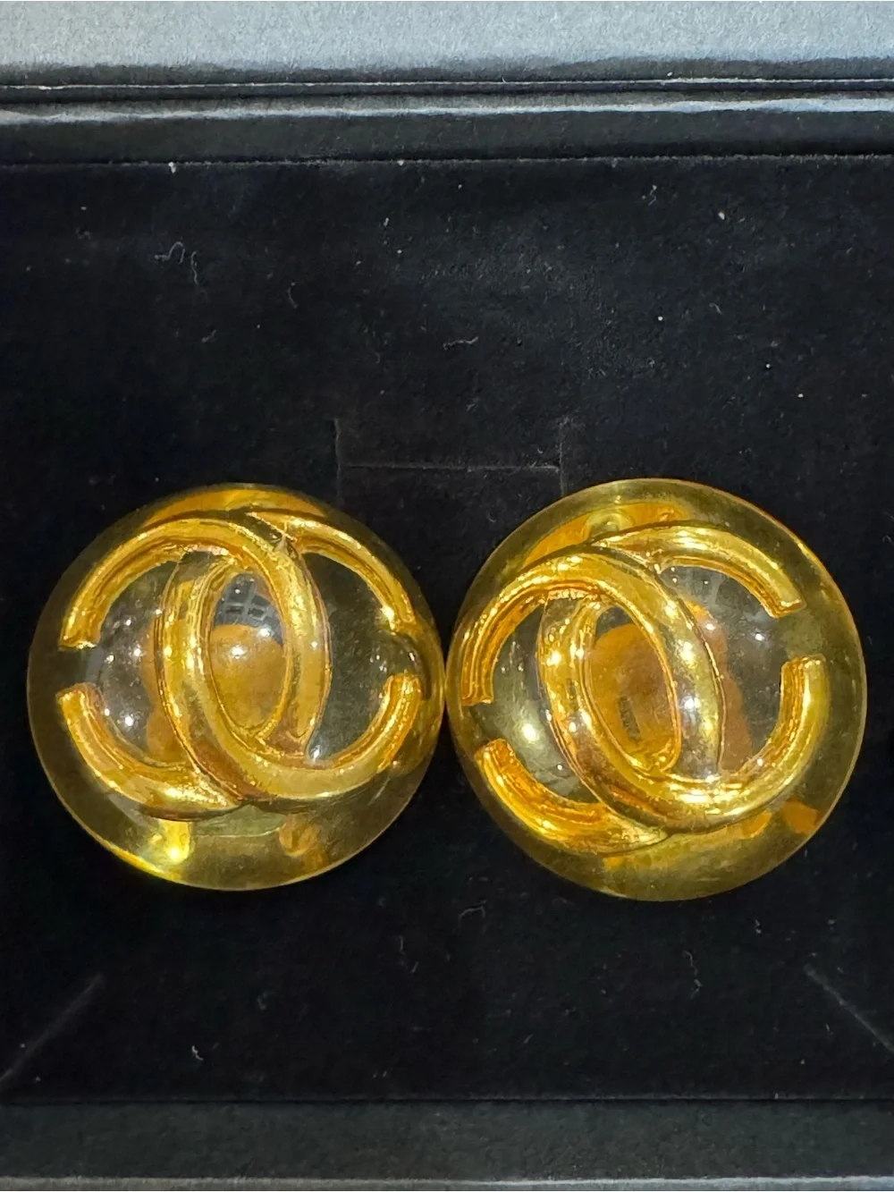 CHANEL classic clip