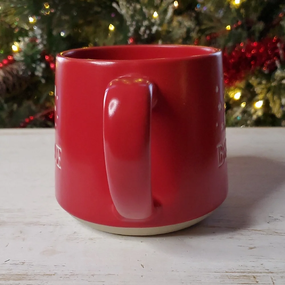 Winter Wonder red mug