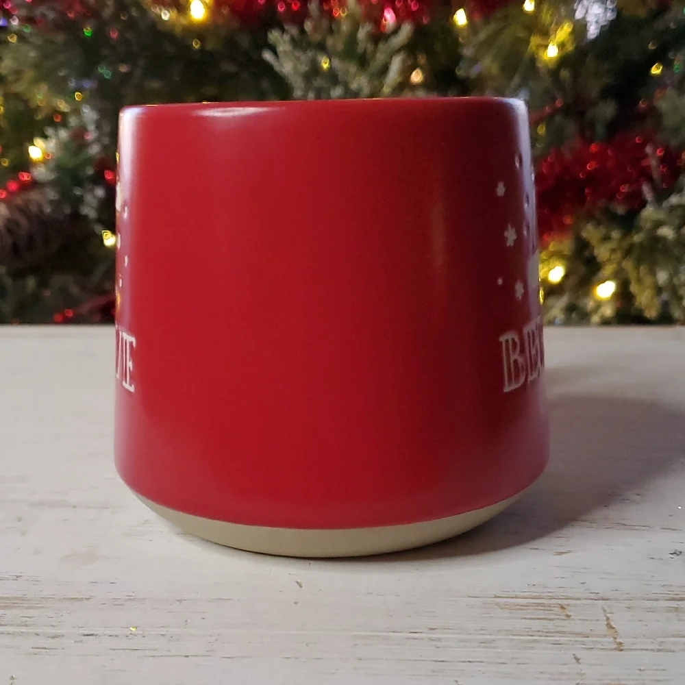 Winter Wonder red mug