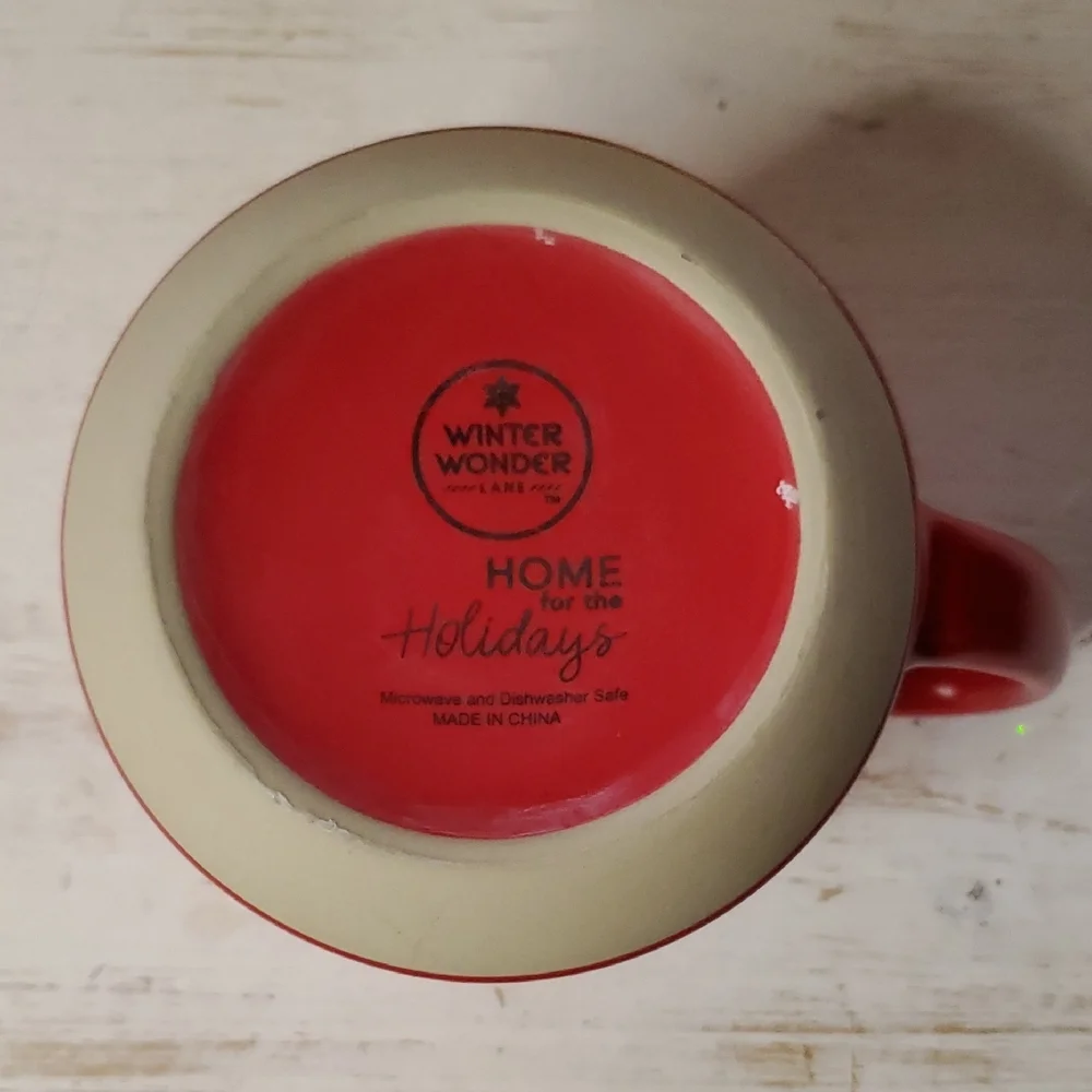 Winter Wonder red mug