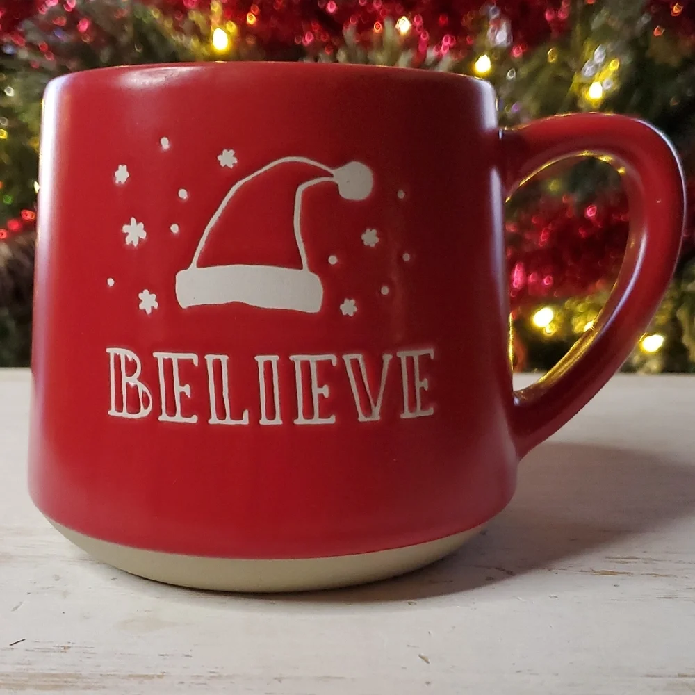 Winter Wonder red mug