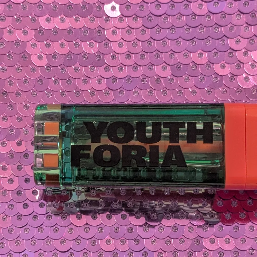 Youth Foria luxurious color