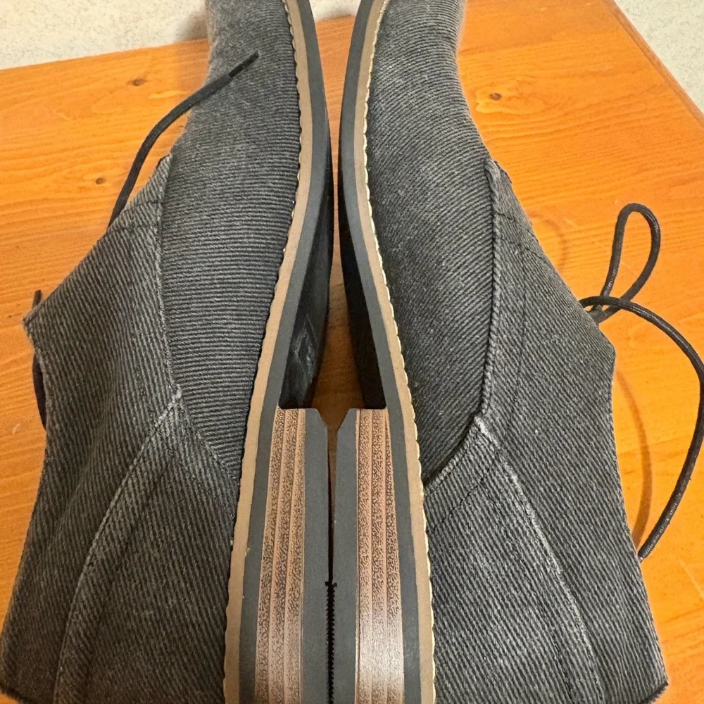 Perry Ellis stylish versatile