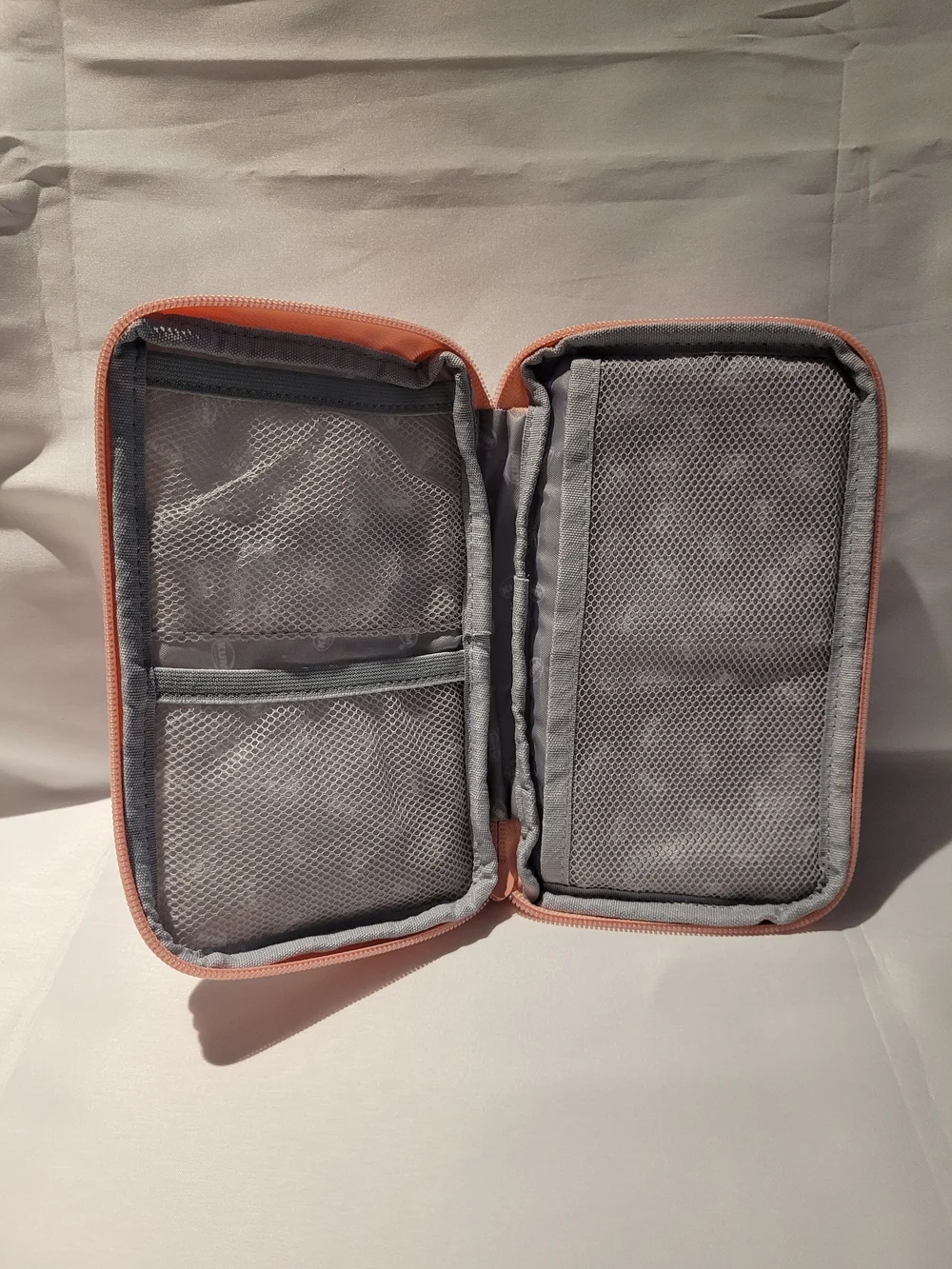 N/A pouch vibrant