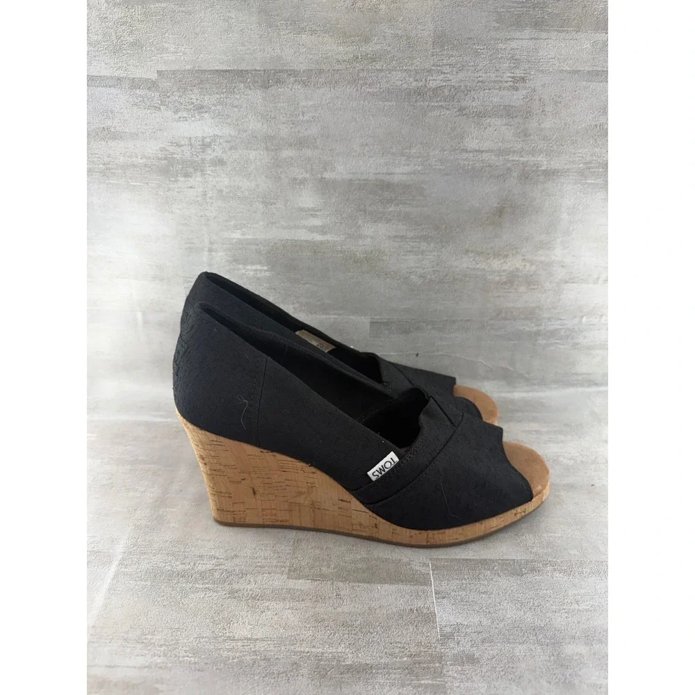 Toms black canvas
