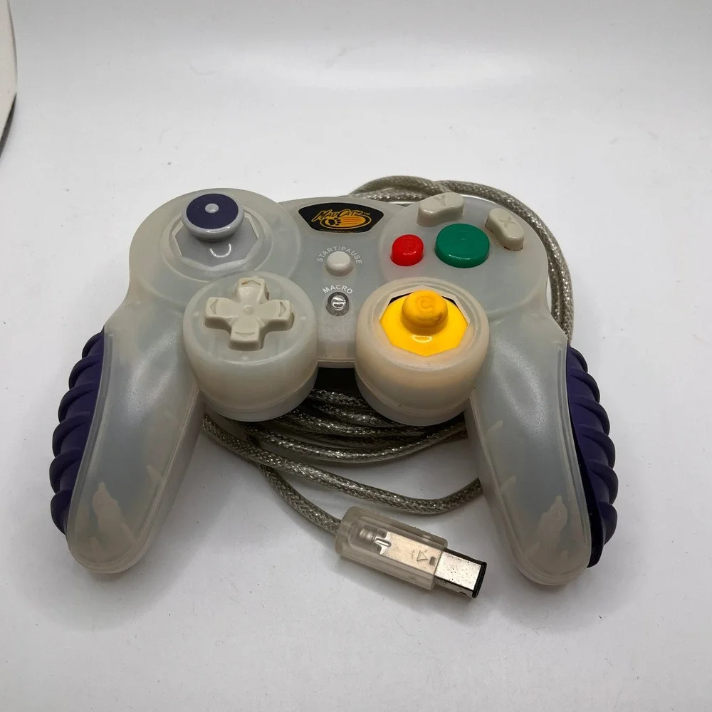 Mad Catz Control‎ Pad Pro GameCube Controller Clear Purple Pre-Owned 5626 Wired