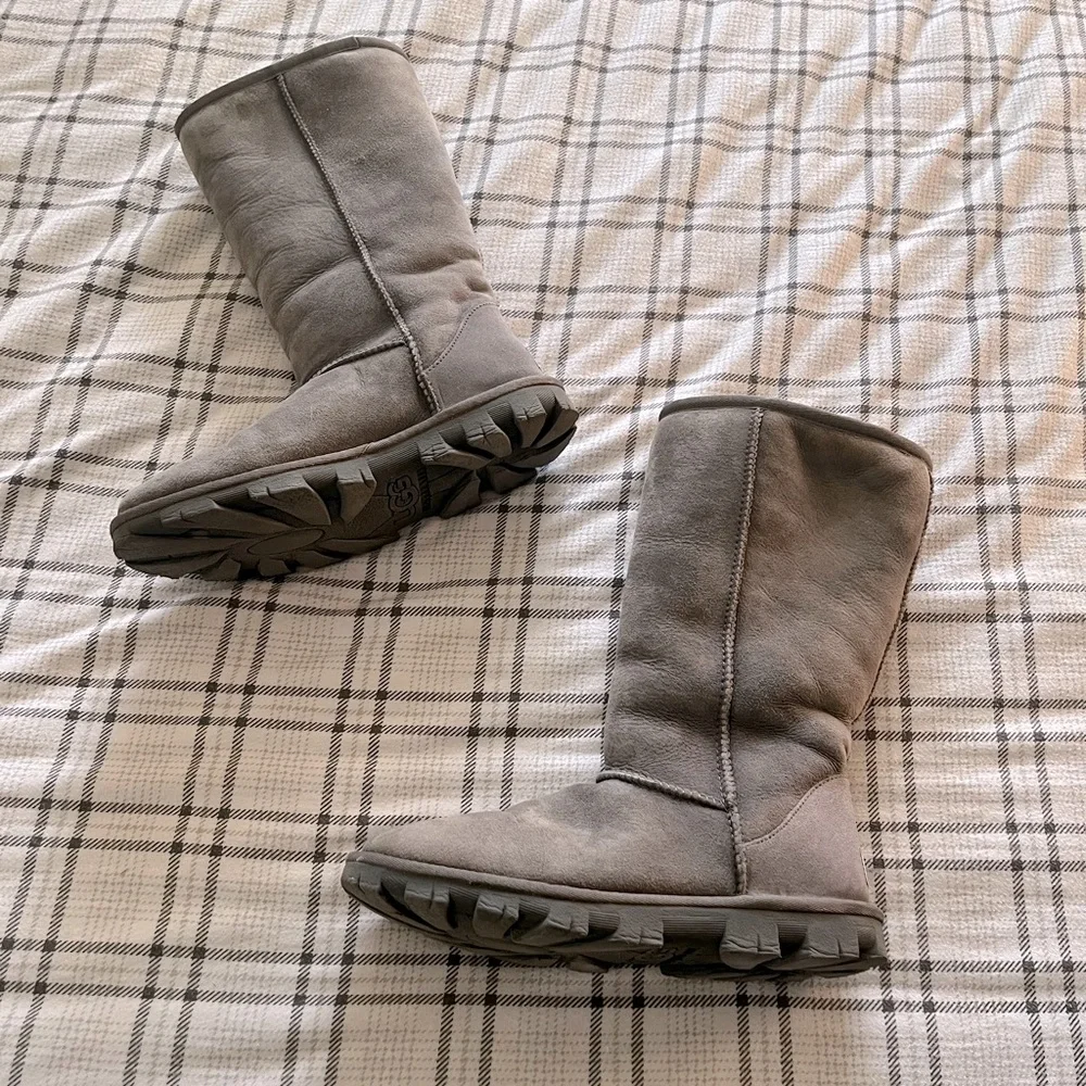 Gray‎ Ugg boots classic tall