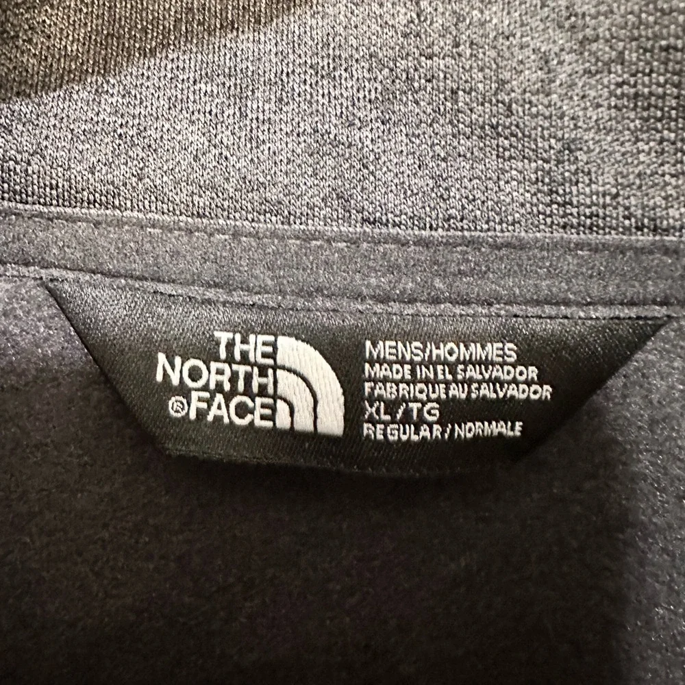 The North Face chest 24” zip