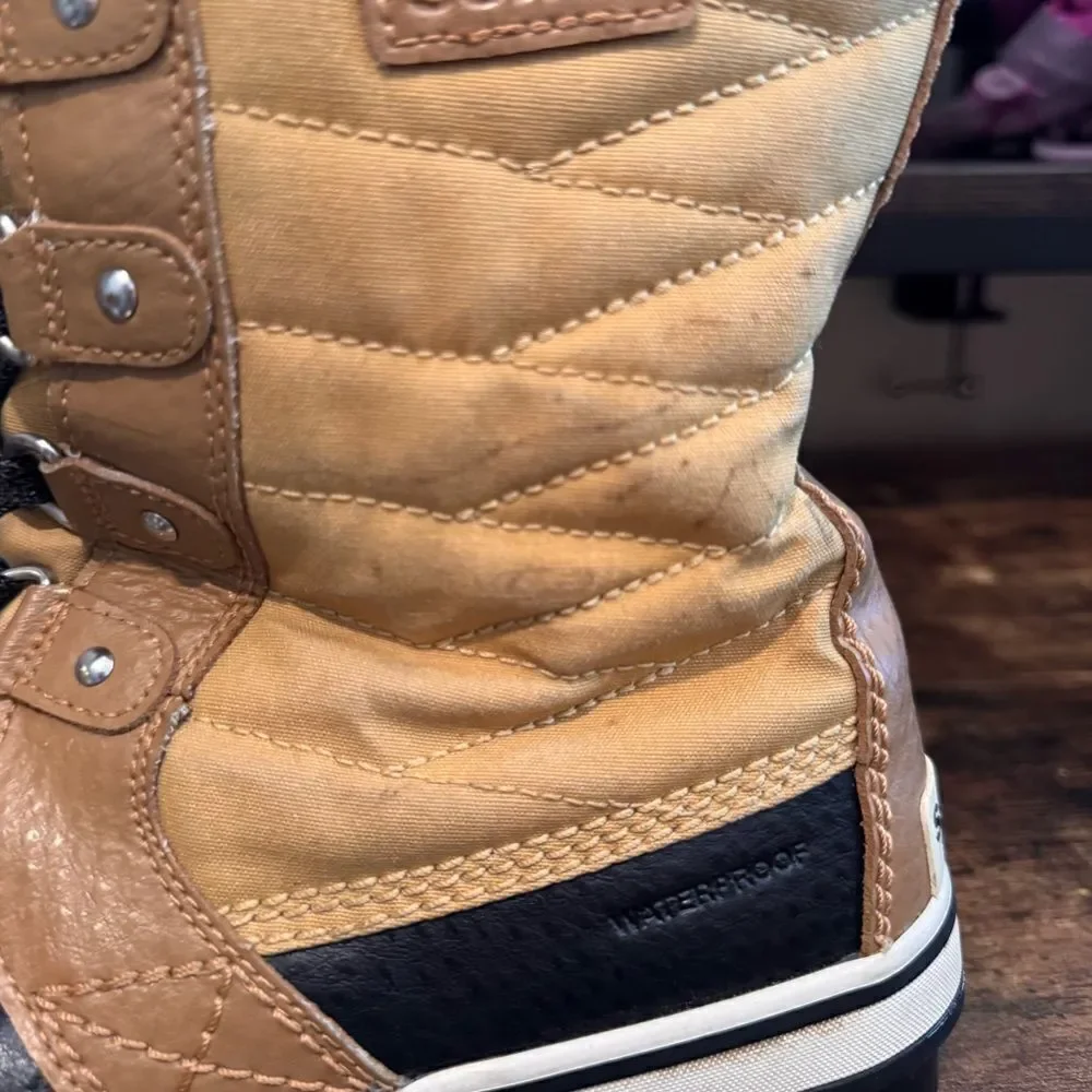 Sorel Torfino Tan‎ lace up boots size 6