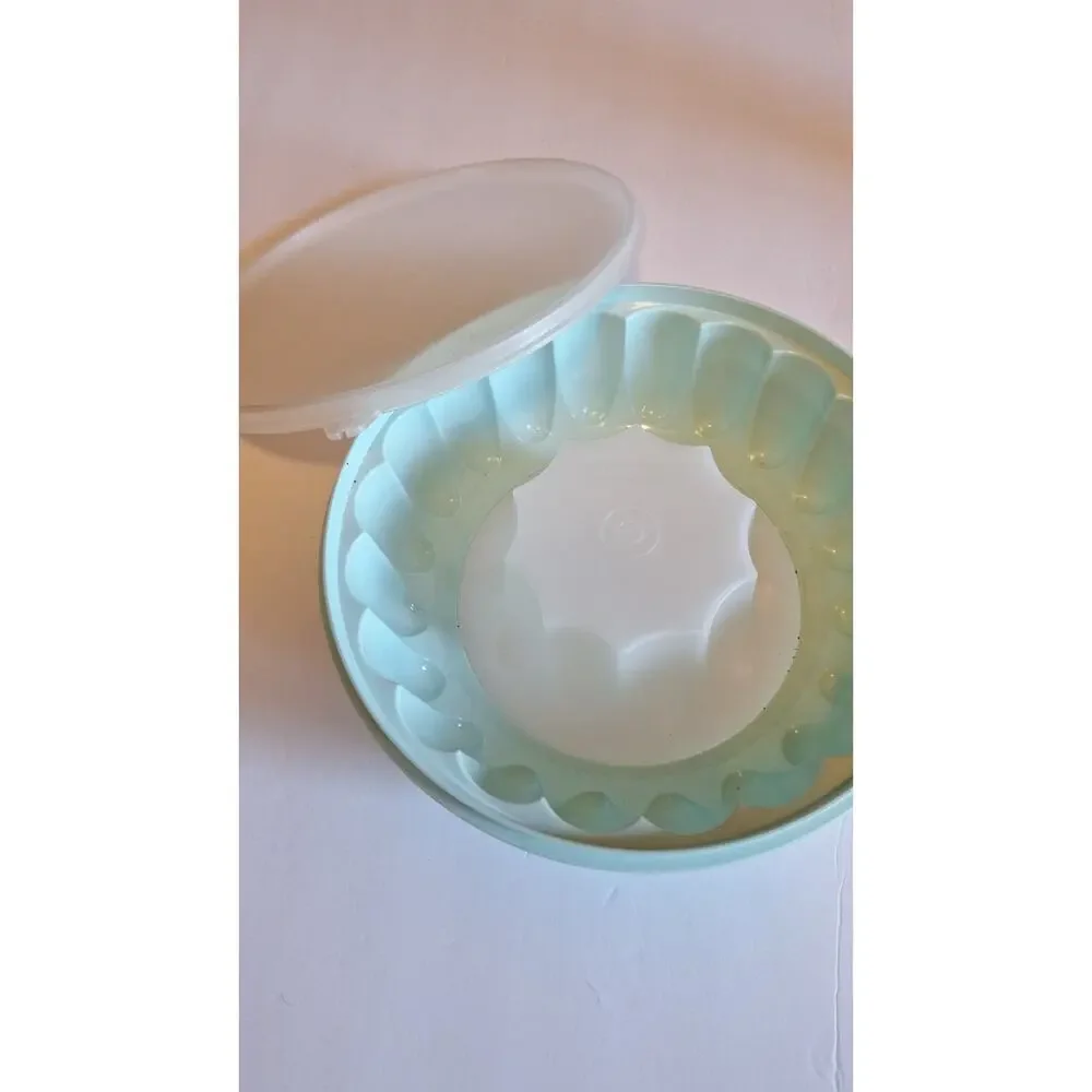 Tupperware vintage piece