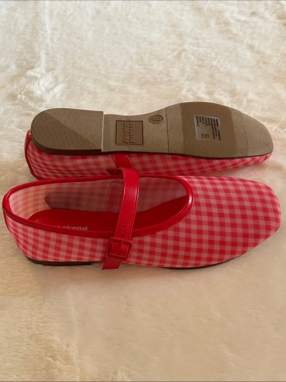 Weekend Academy cute red