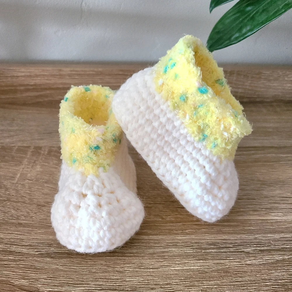 Neutral baby booties, Handmade baby shoes, Baby boots, crochet crib shoes