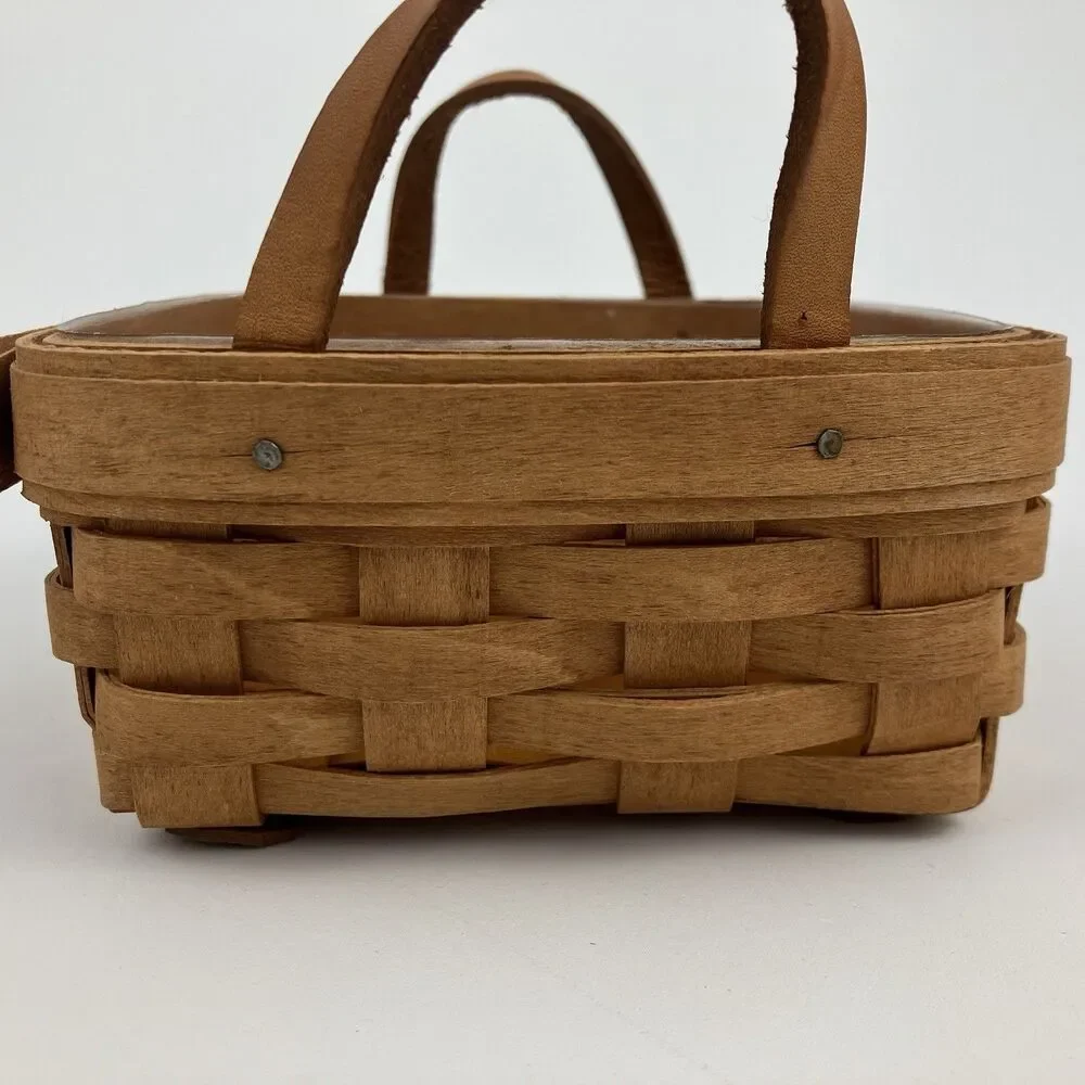 Longaberger includes basket
