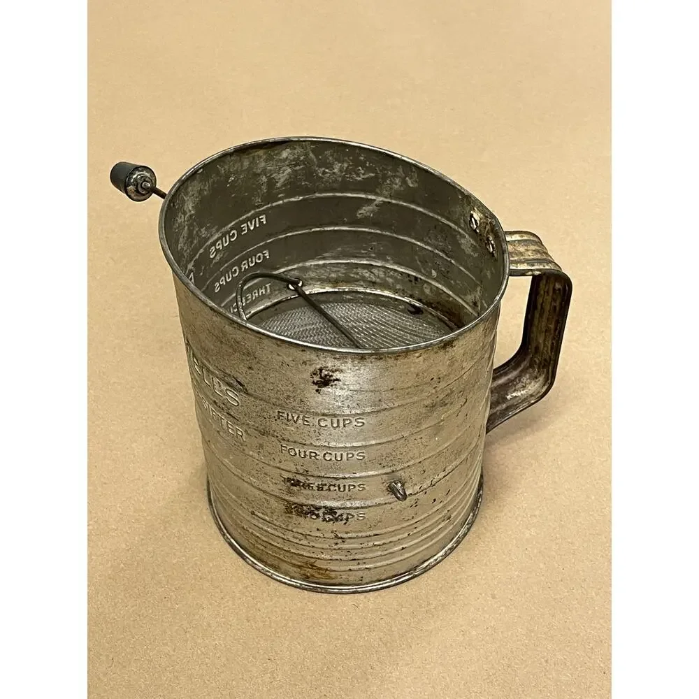Vintage Bromwell 5 Cup Flour Sifter‎