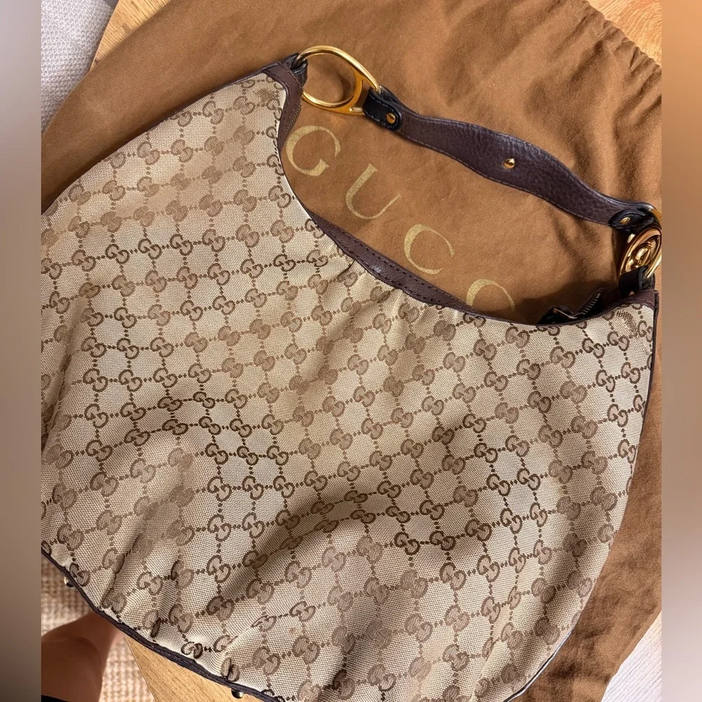 Gucci chic hobo