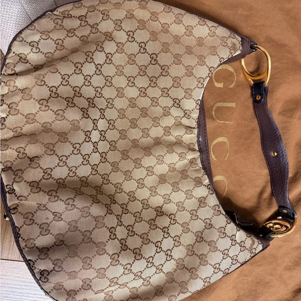Gucci chic hobo