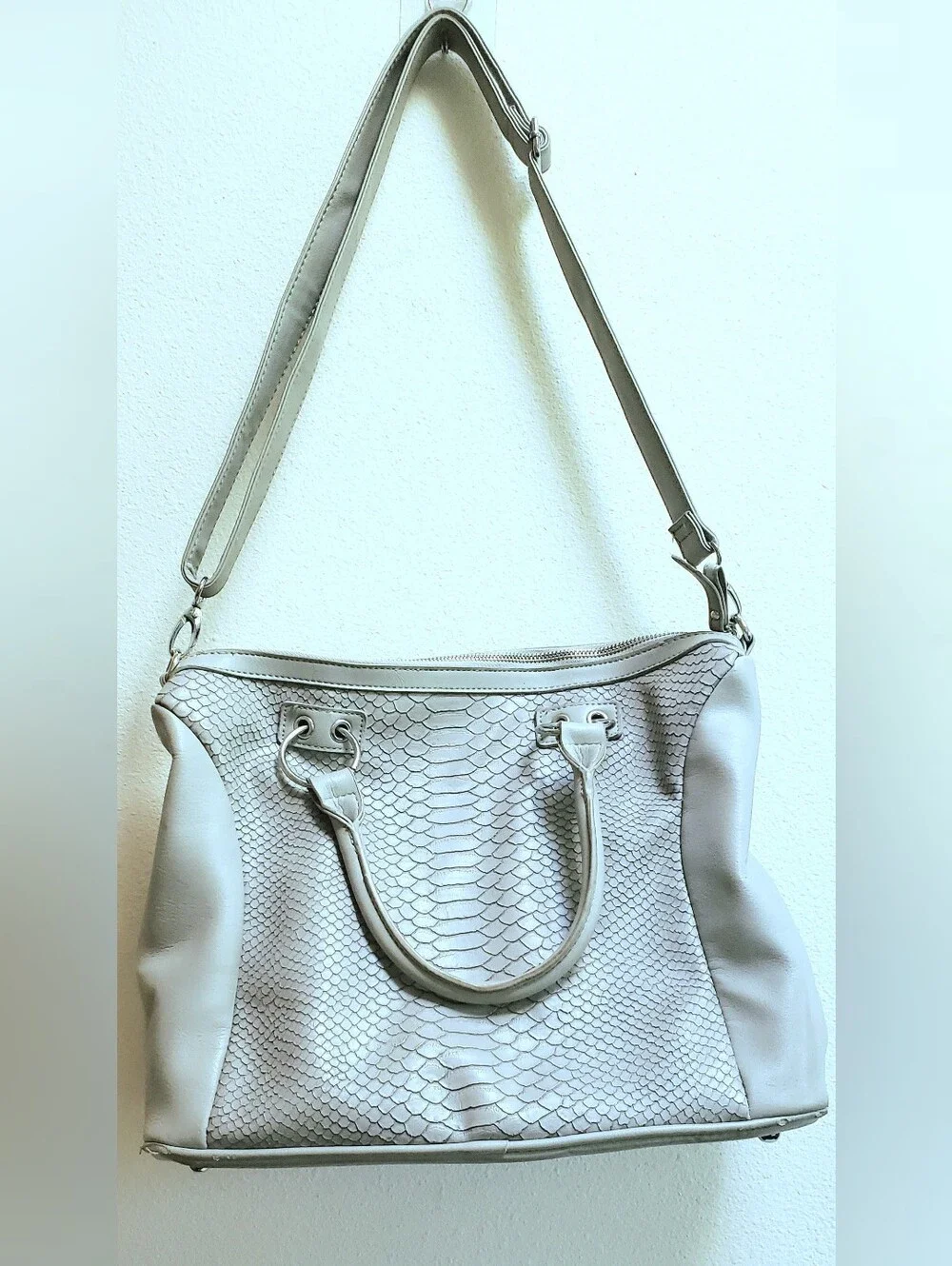 N/A stylish gray