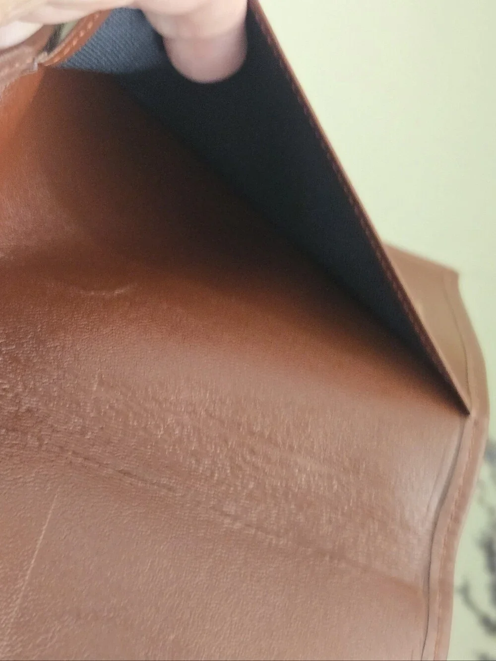 Burberry some holder
