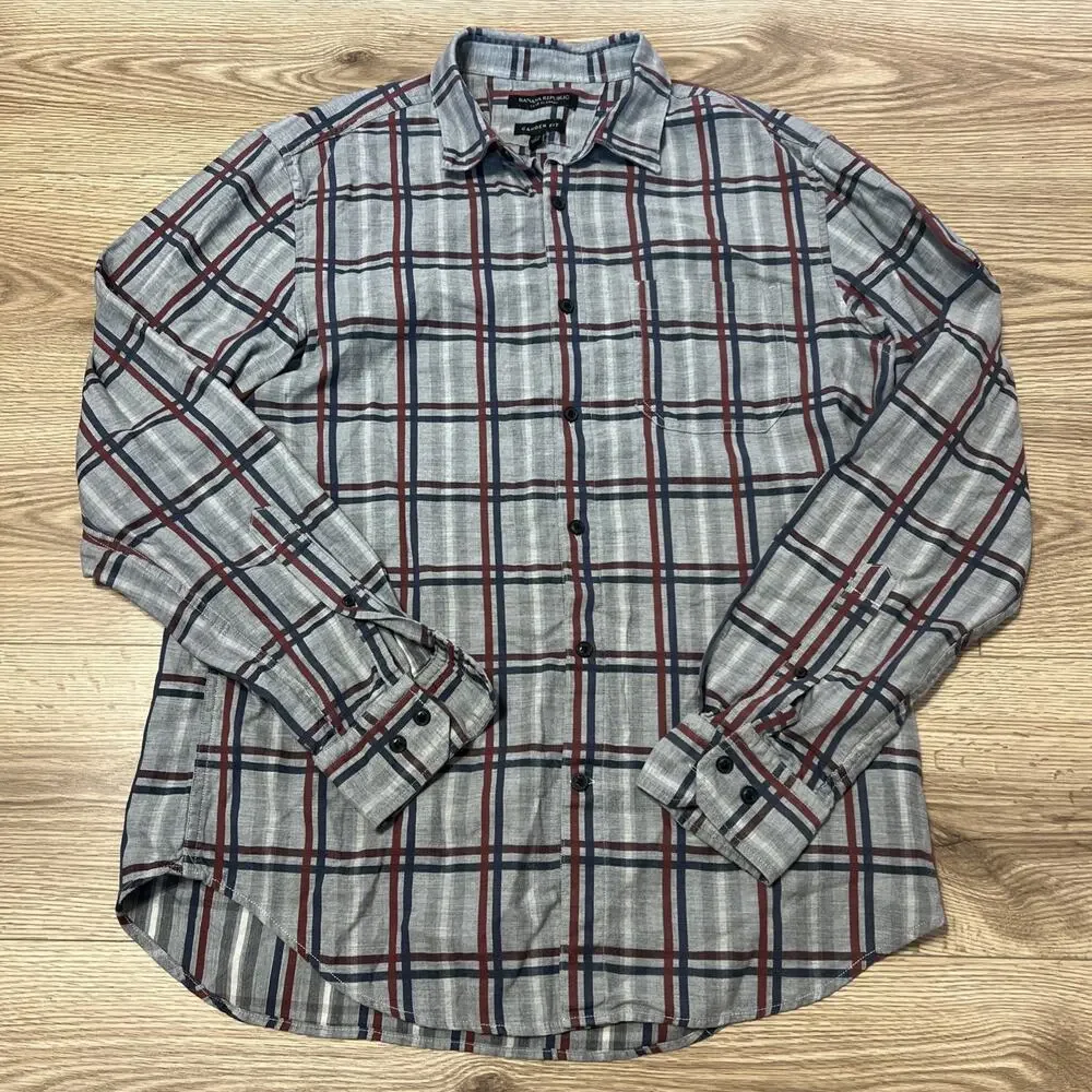 Banana Republic Men’s Grey Red Blue Plaid Camden Fit Button Up Size Medium (A34)