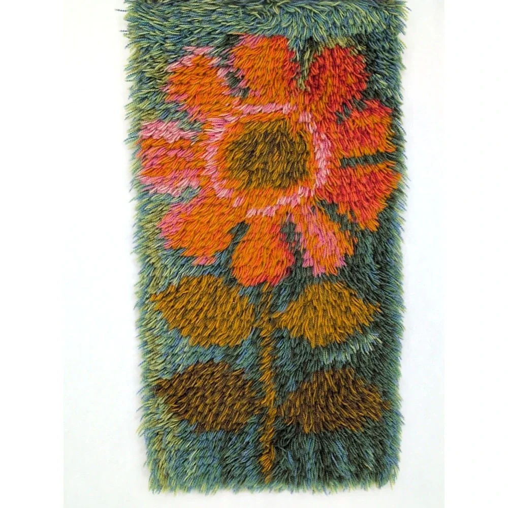 VTG Swedish Scandinavian Rya Rug Green Floral Mid Century Long Pile Carpet 16x31