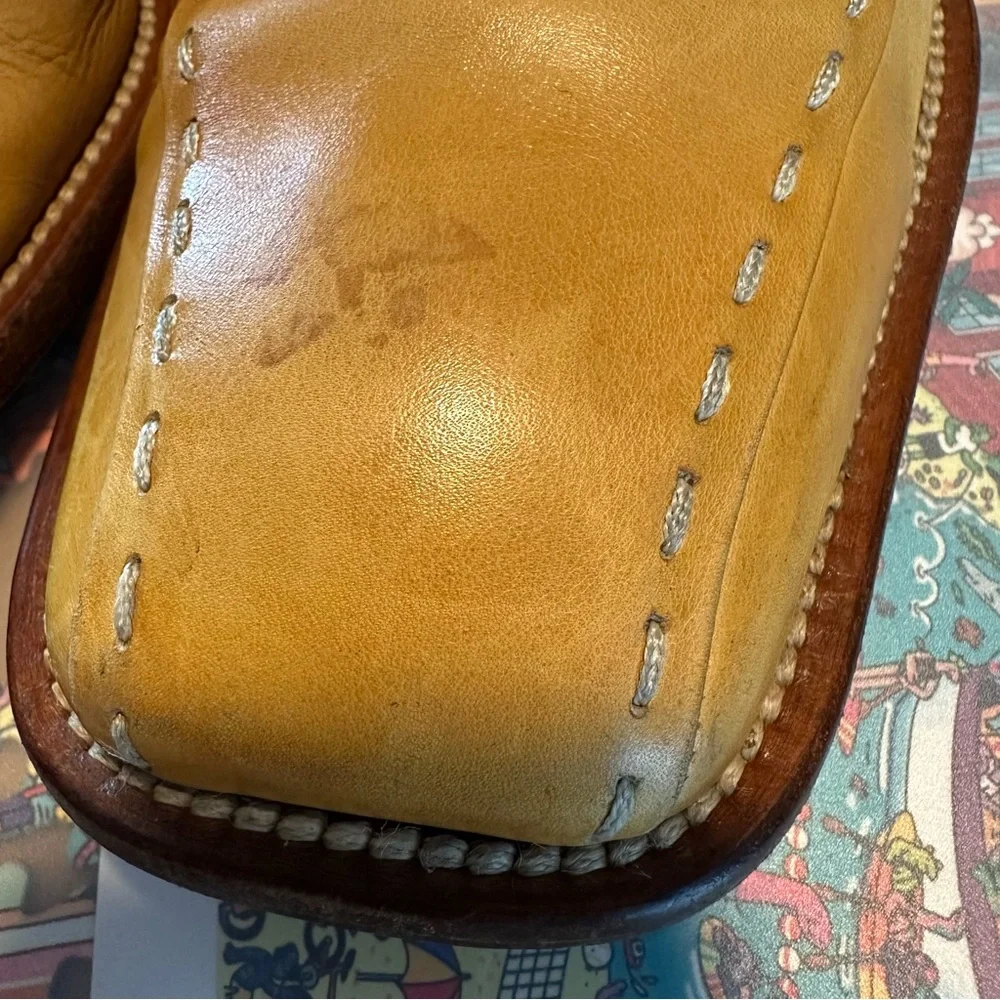 Mezlan good tan stitch