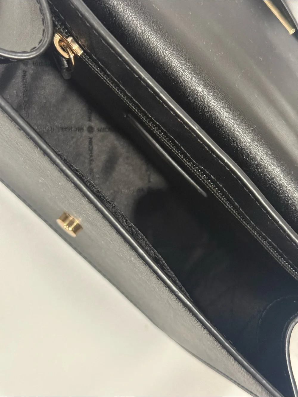 Michael Kors use handle