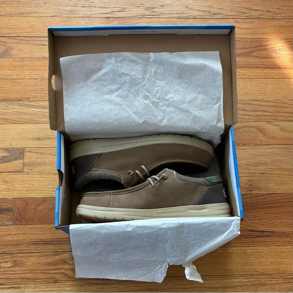 Hey Dude brand new