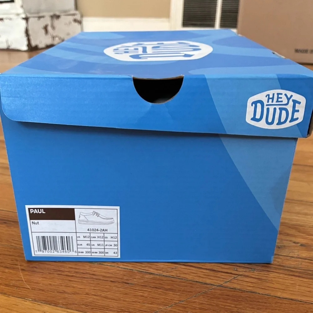 Hey Dude brand new