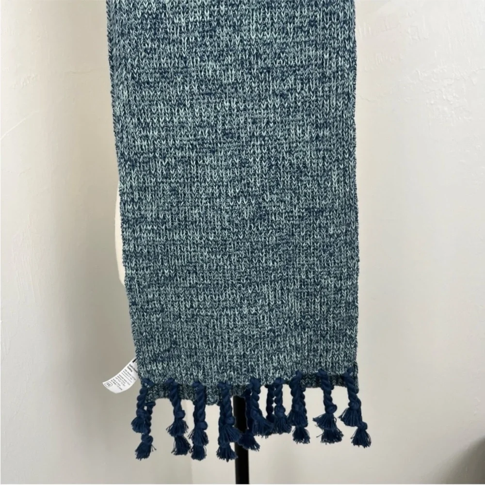 Pact knit scarf