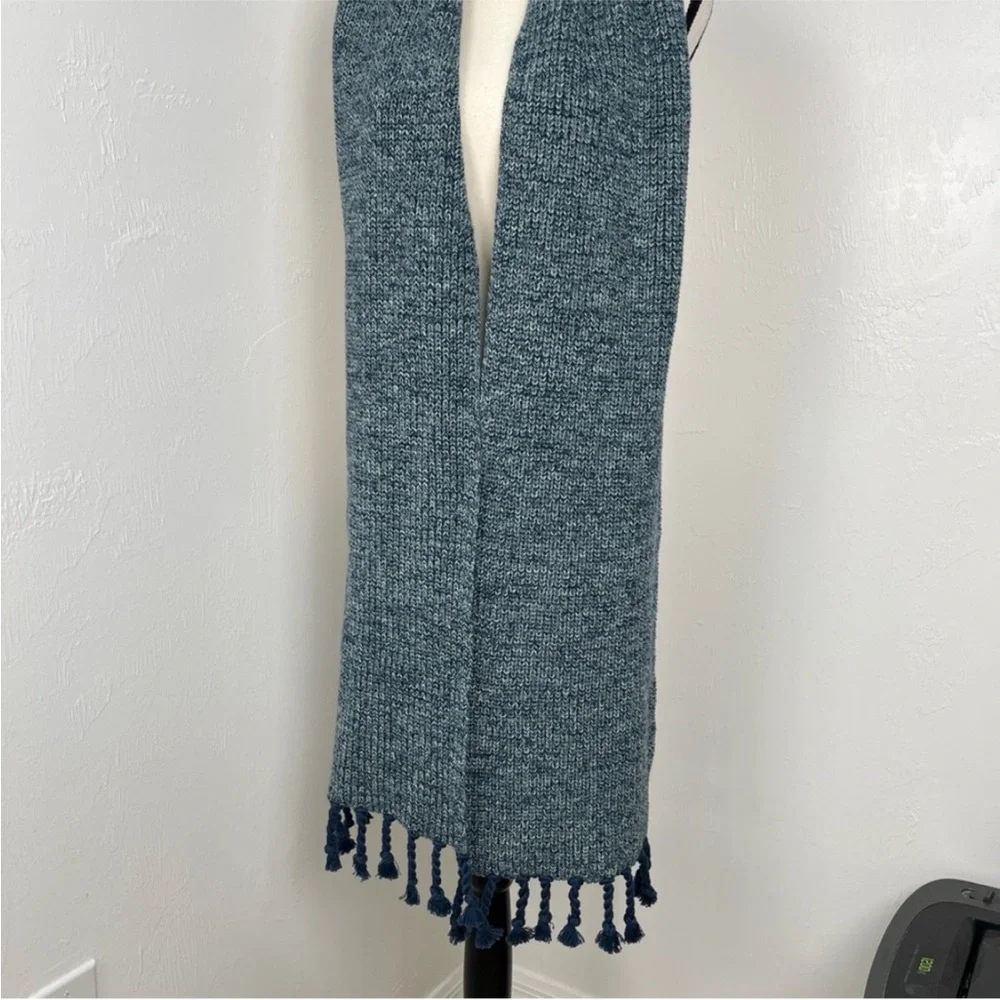 Pact knit scarf