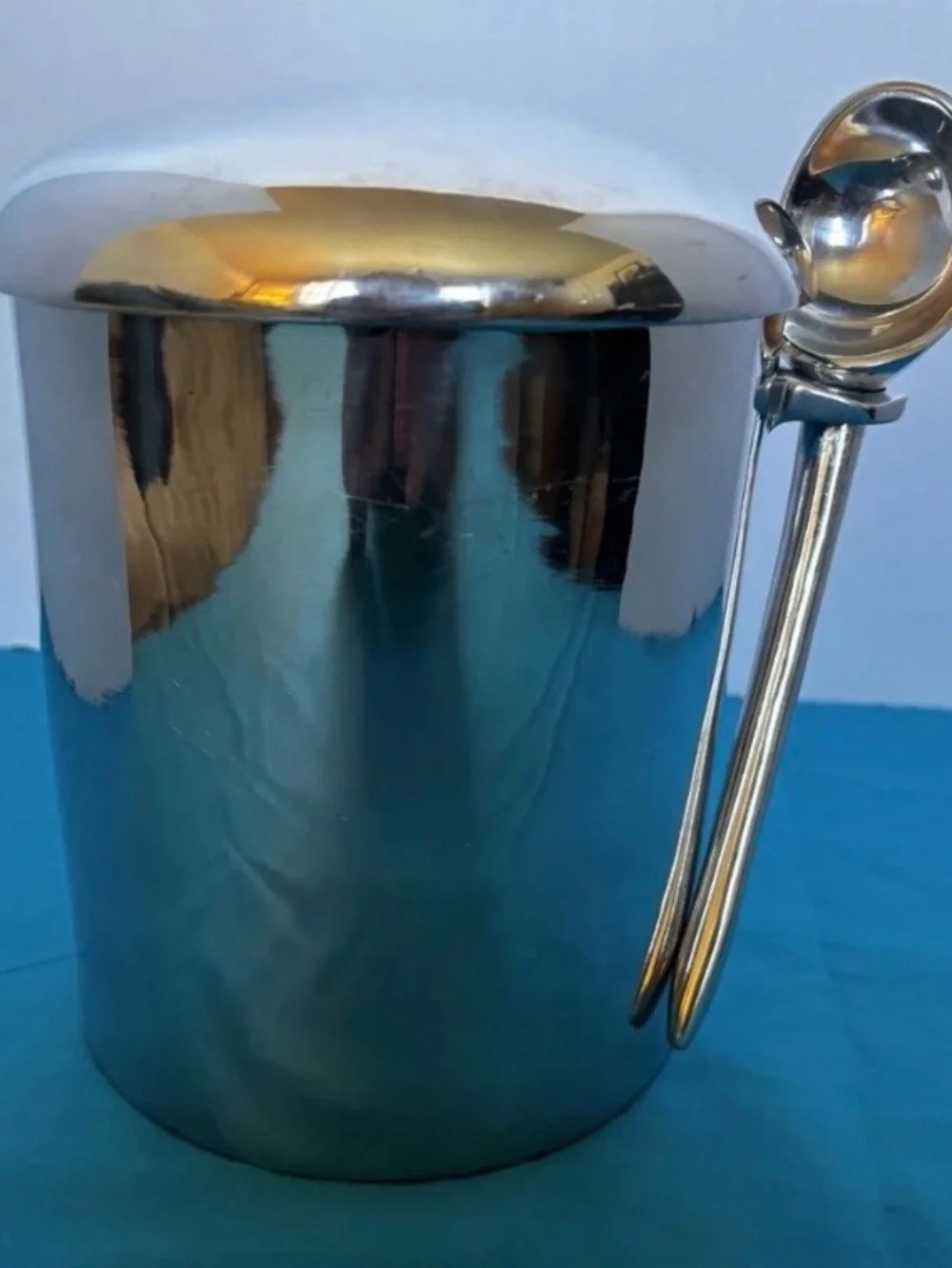 Vintage ice cream bucket with scoop