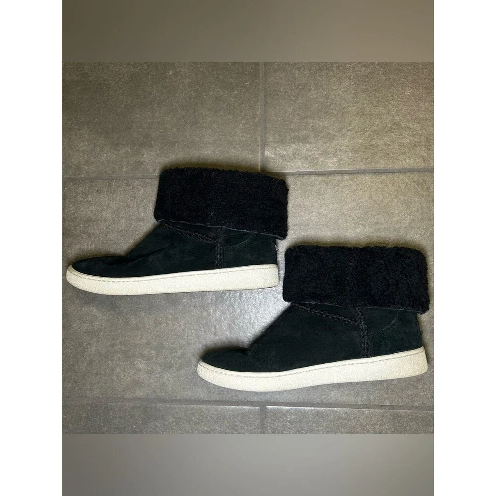 UGG mika suede