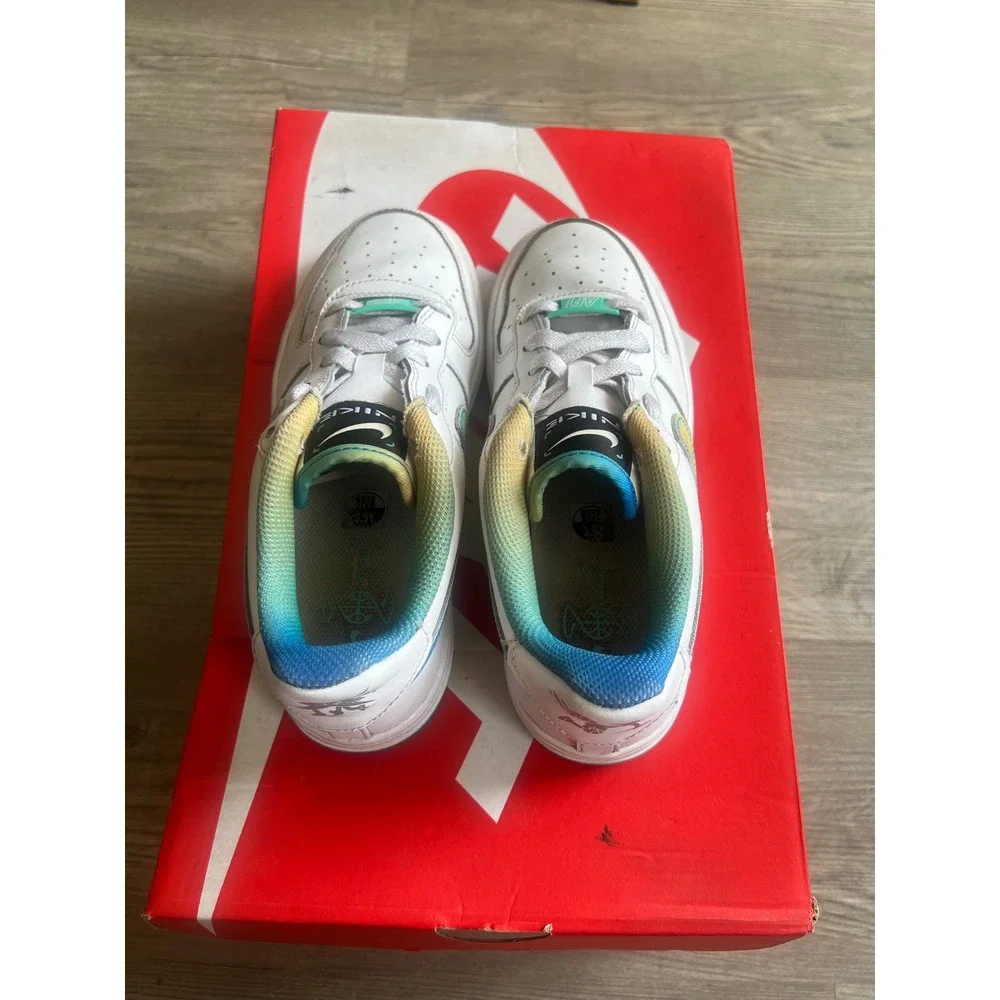 Nike size 5y