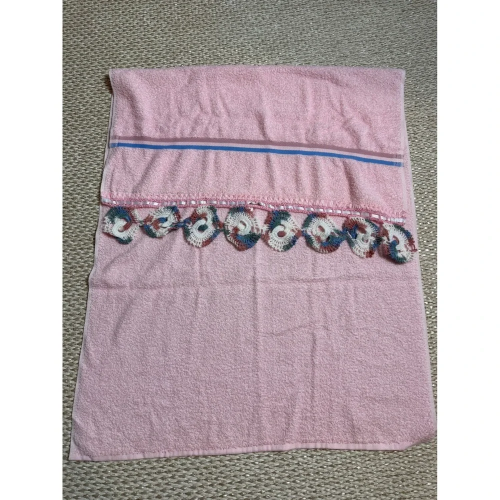 Vintage Pink bath Towel Crochet Lace Satin Ribbon Cottagecore Bathroom 24x44