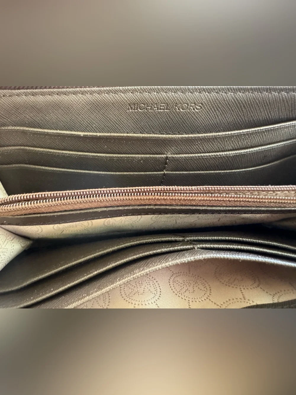 Michael Kors compact michael