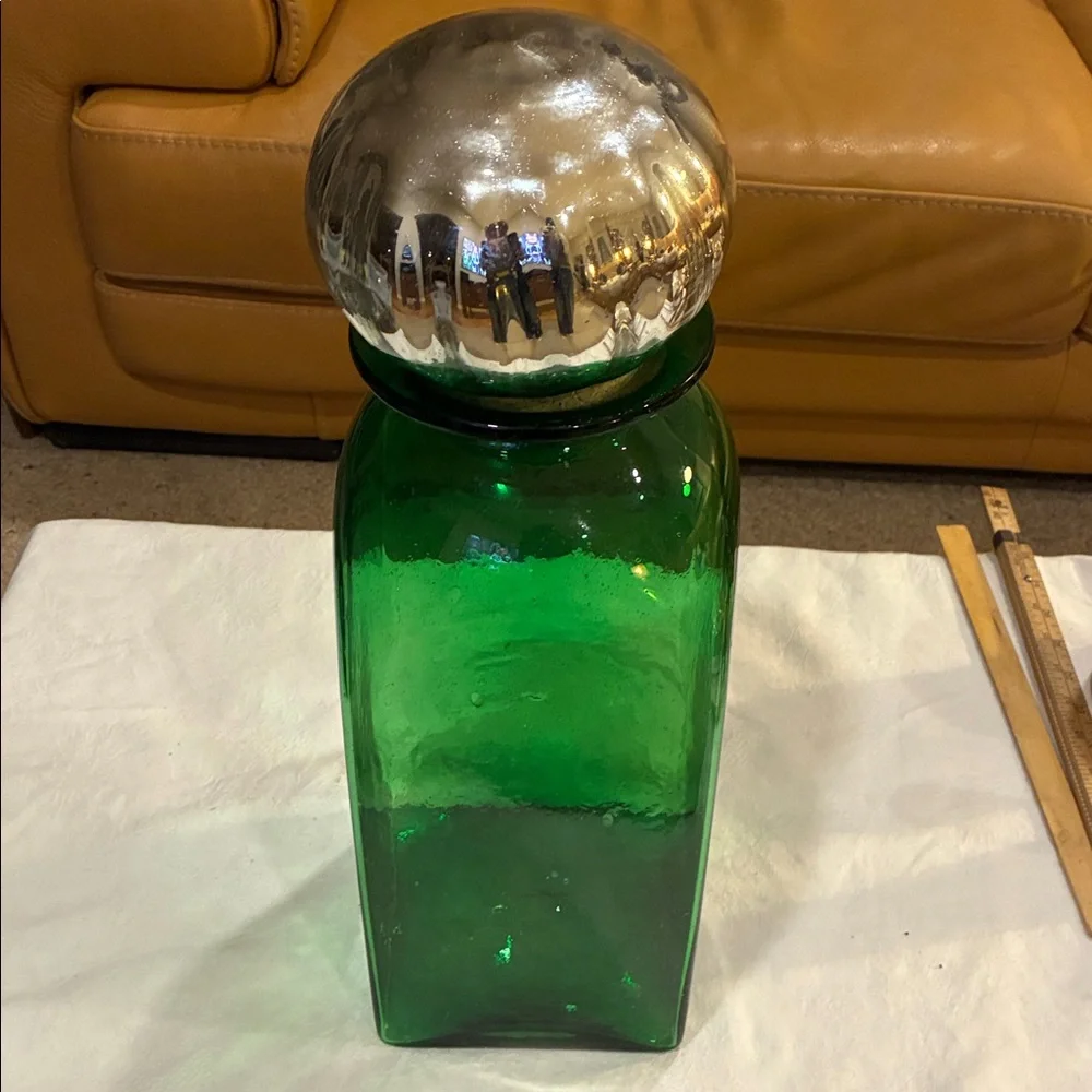 N/A green glass