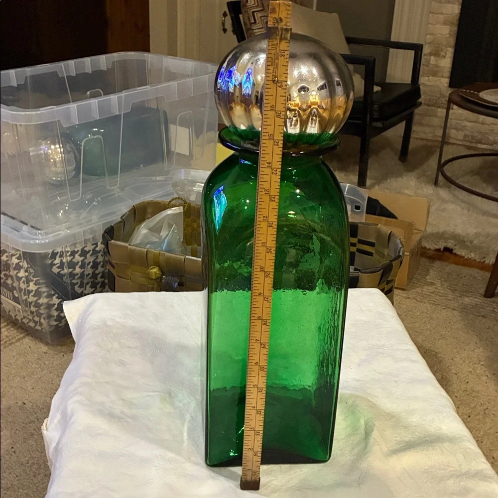 N/A green glass