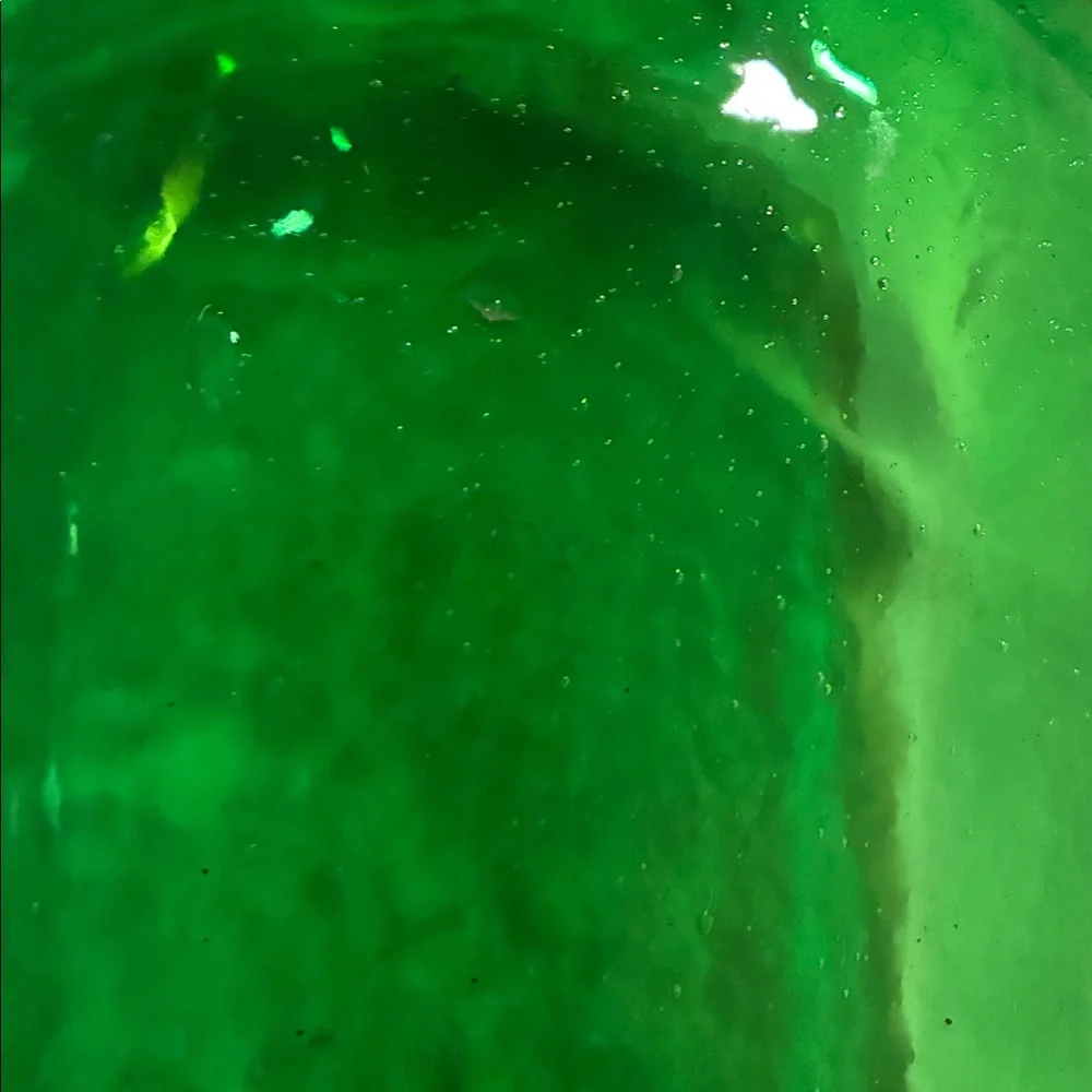 N/A green glass