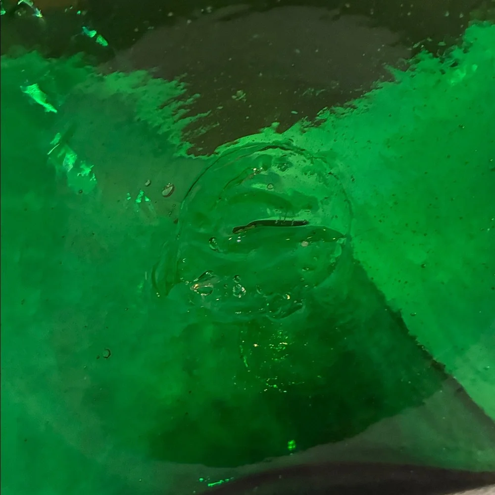 N/A green glass