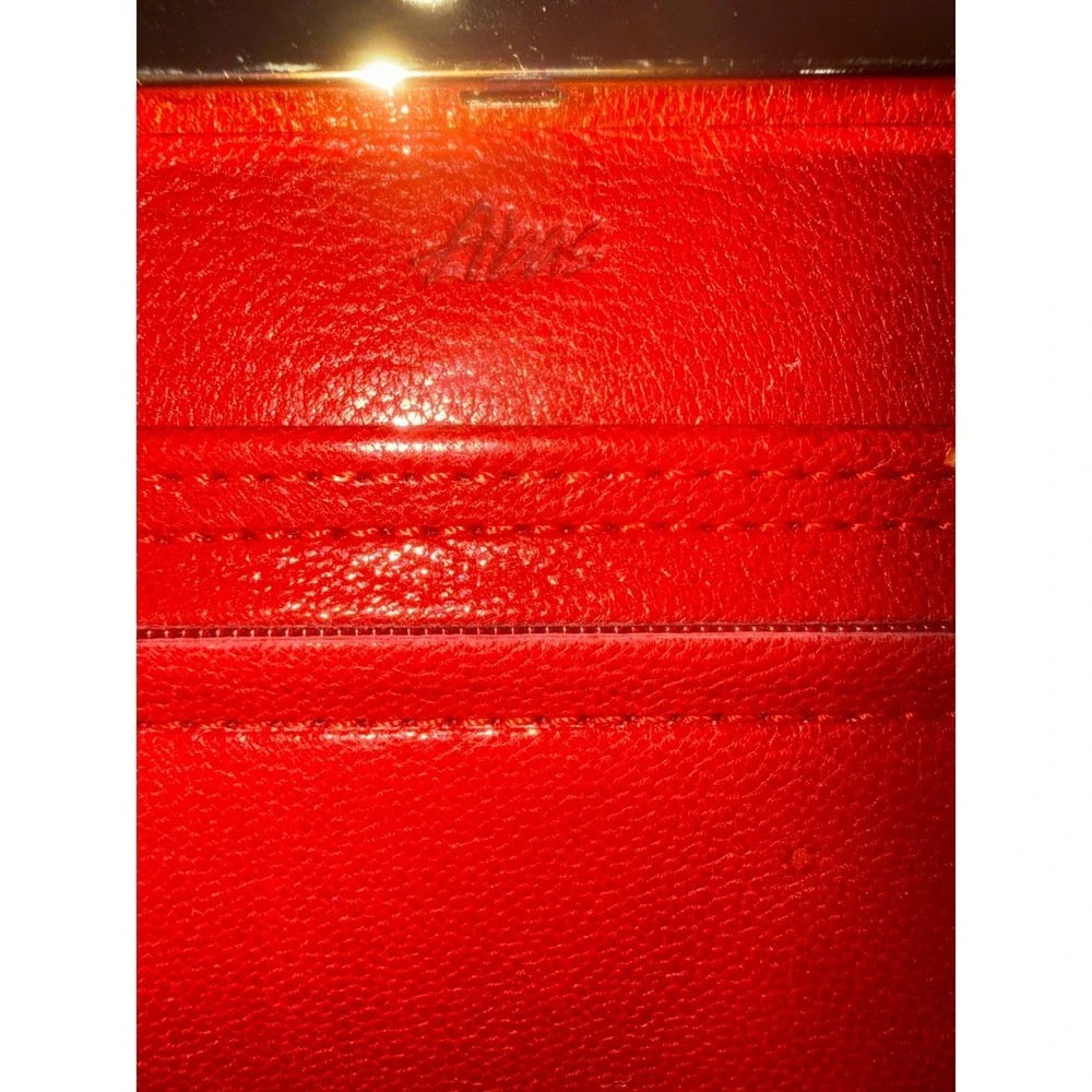 Abas gorgeous red
