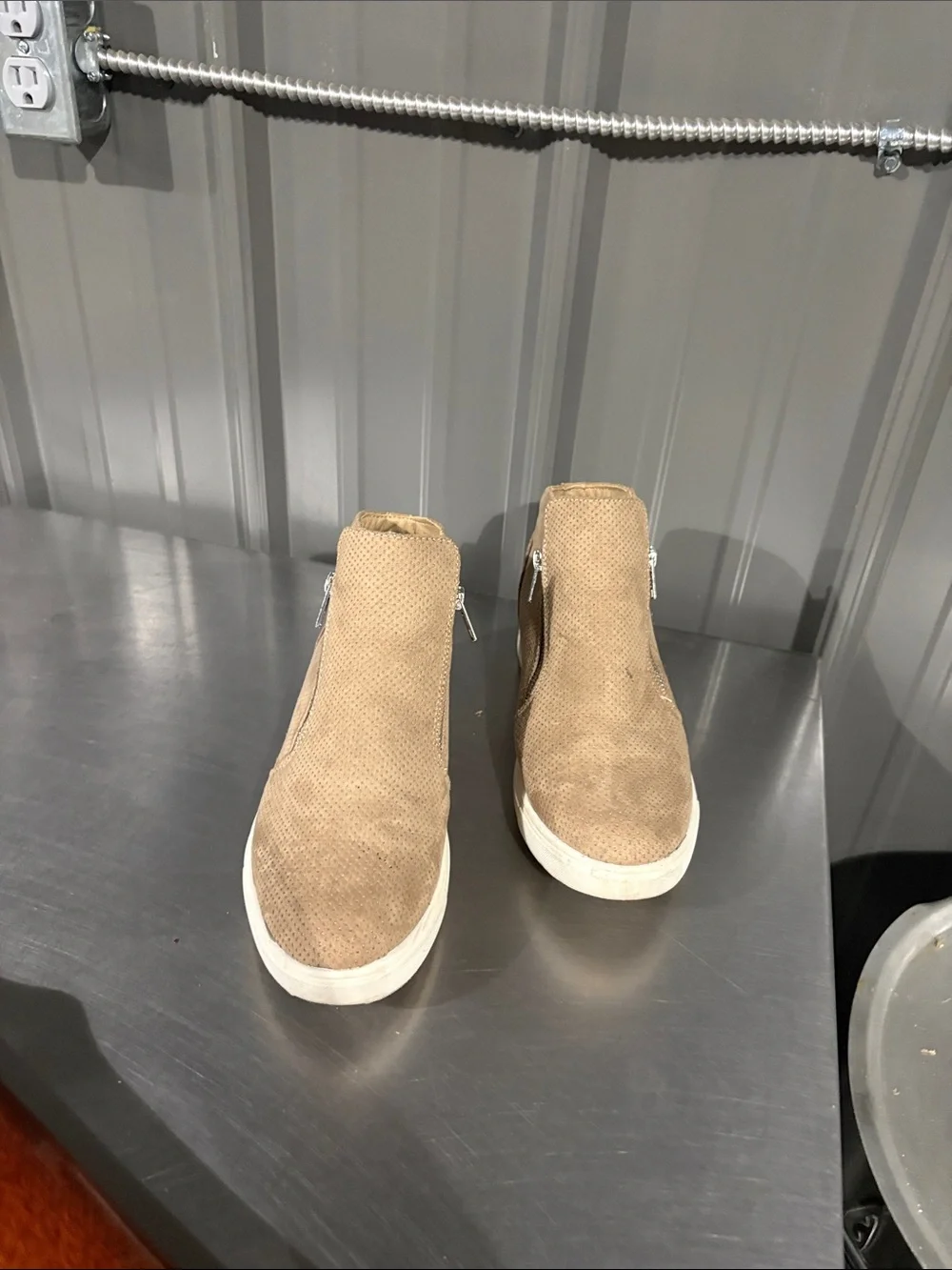 Cushionaire comfortable tan