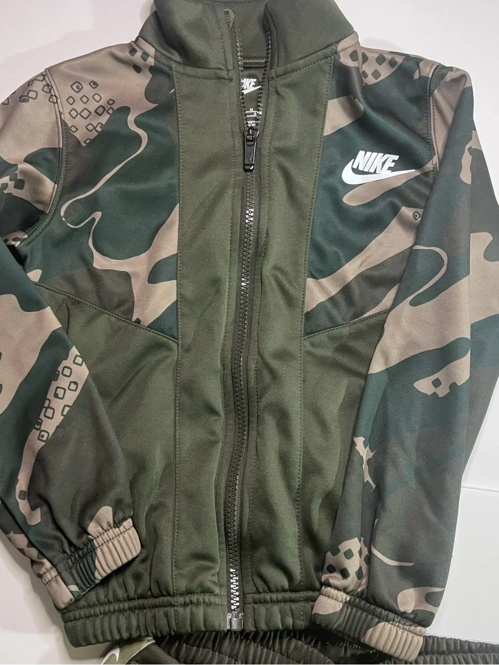 Nike top medium