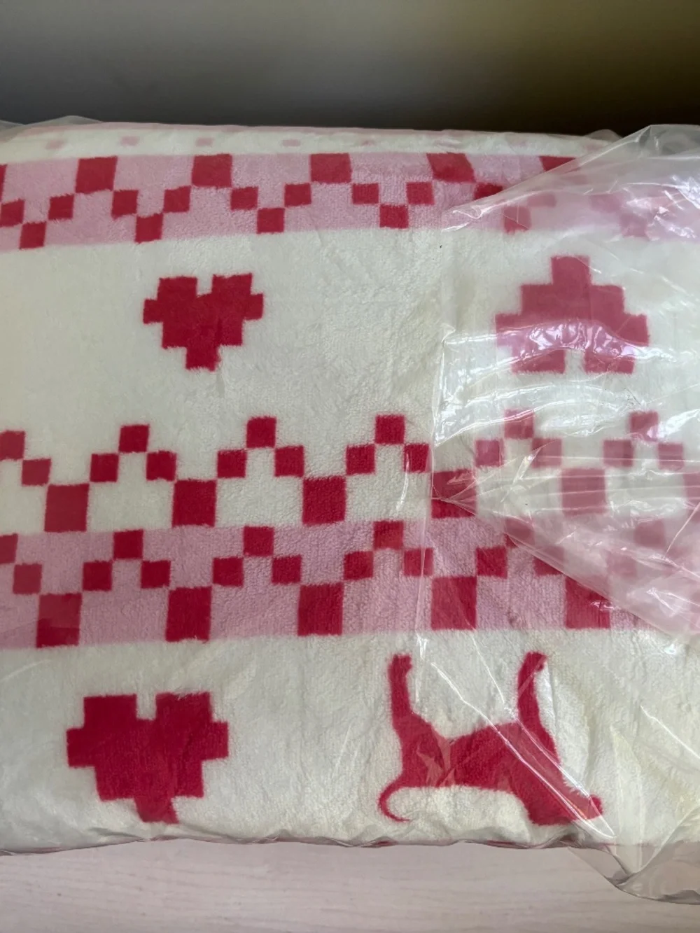 Sale! Sale! New Victoria’s Secret Puppy and Heart Design Pink & White Throw