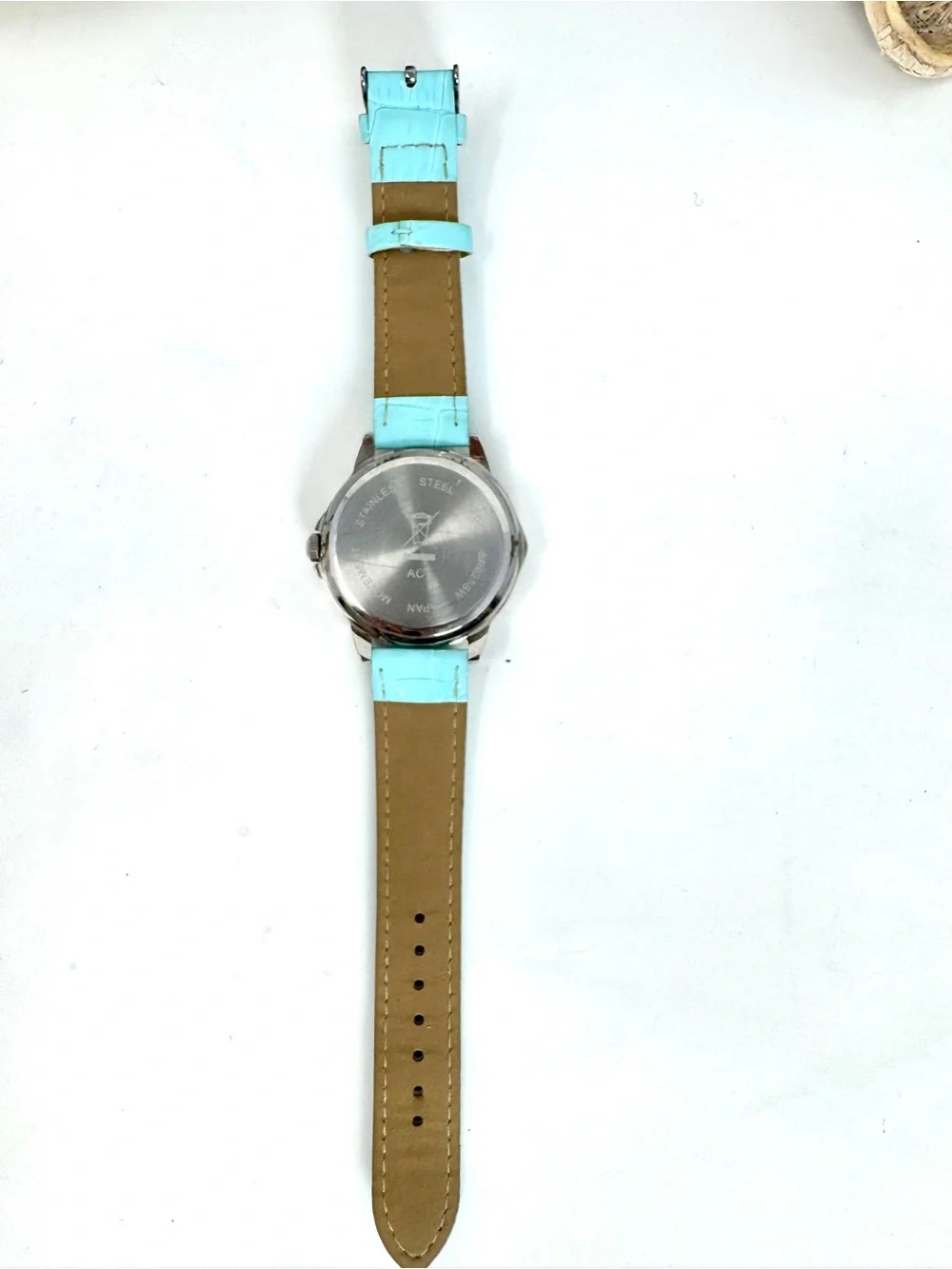 Avon featuring distinctive