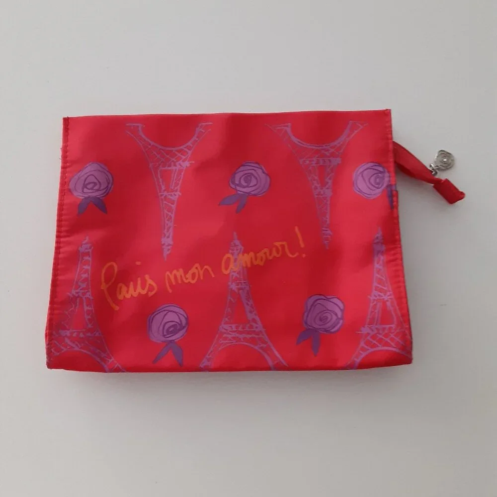 Paris Amour Make Up Bag - zip closure
