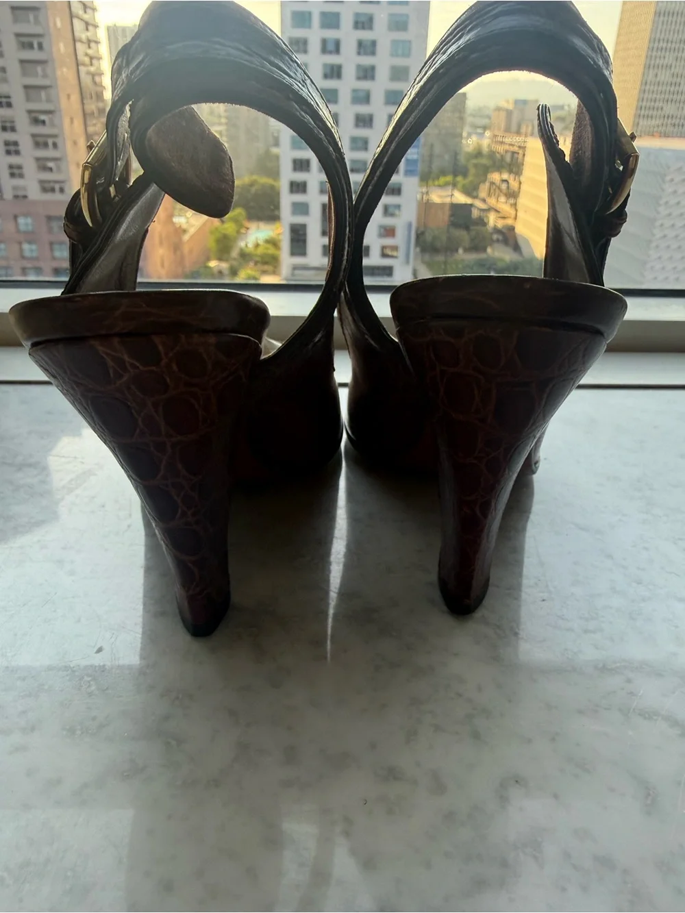 Louis Vuitton slightly side $500