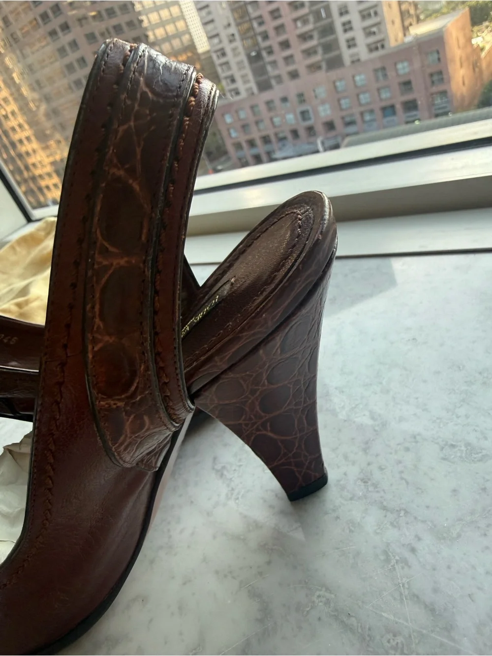 Louis Vuitton luxurious tone