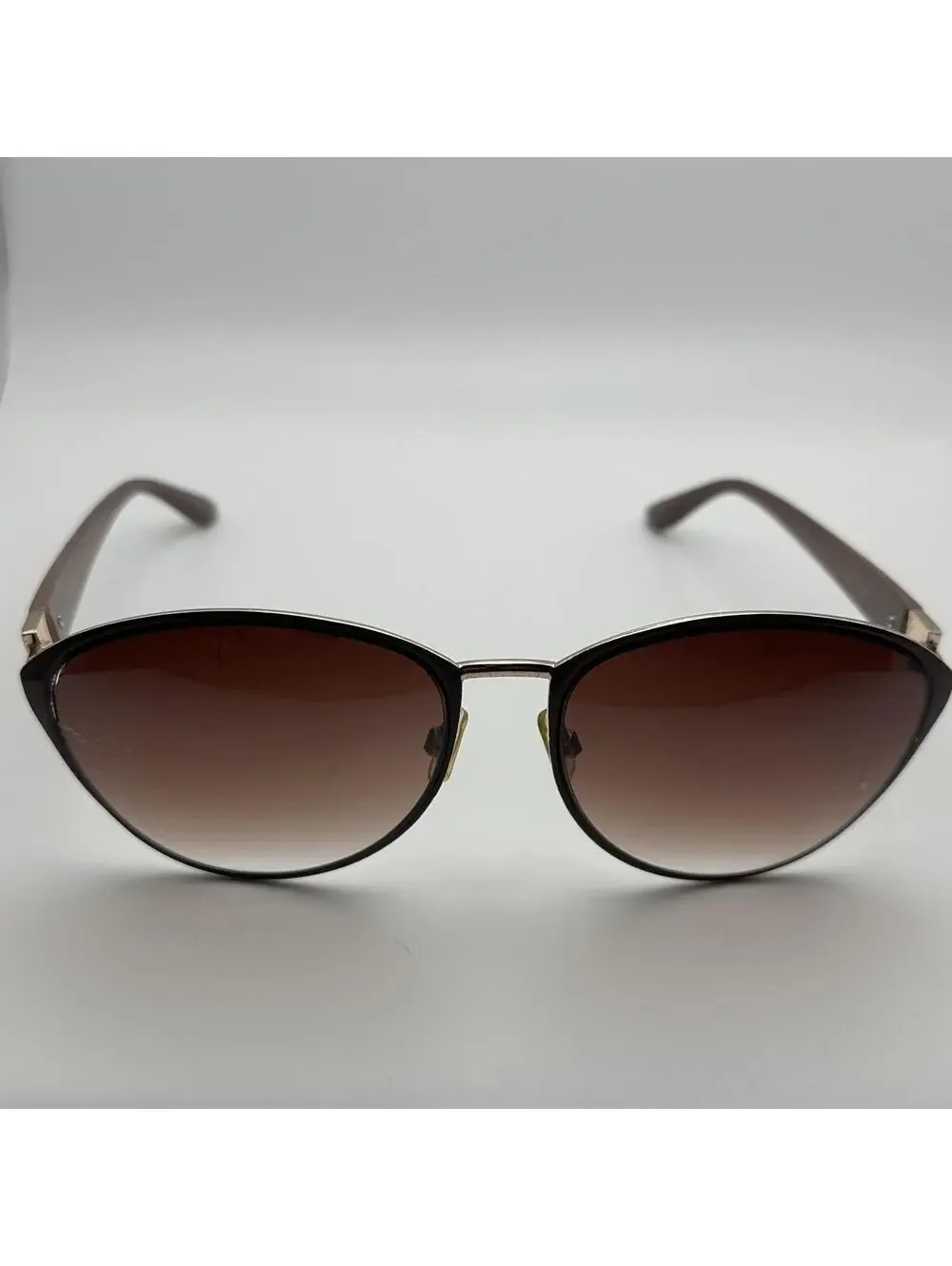 Jessica Simpson frame shown as
