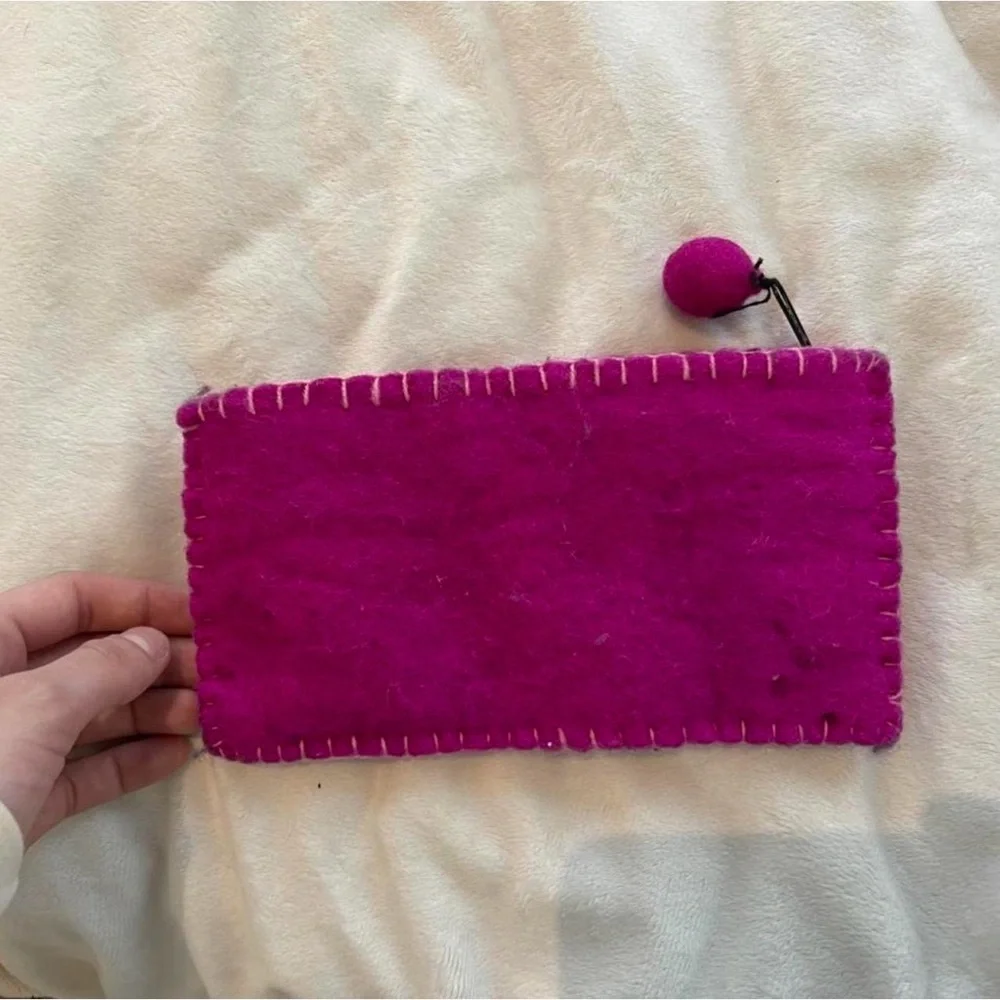 N/A vibrant pink